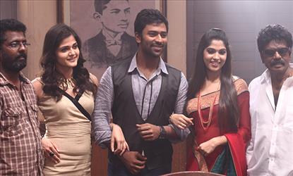 சுதந்திர தினத்தன்று வெளிவரும்..... 70 வருடம் - 7 நிமிடம்